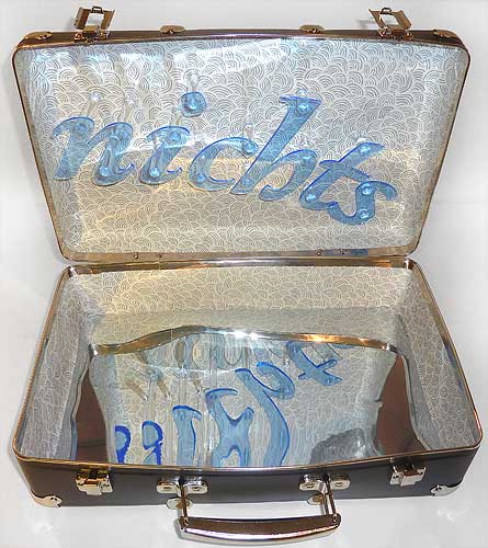 Ein Koffer für die letzte Reise ( AThe suitcase for the last Journey)